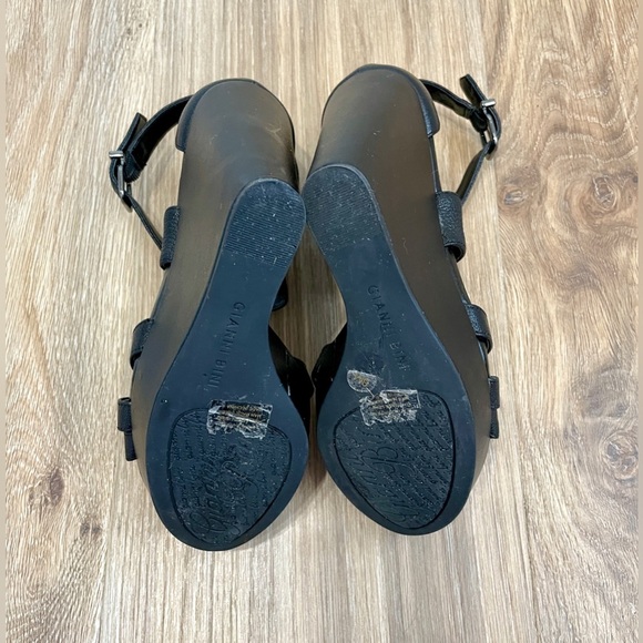 Gianni Bini Black Leather Wedges - 6M EUC - Picture 3 of 5